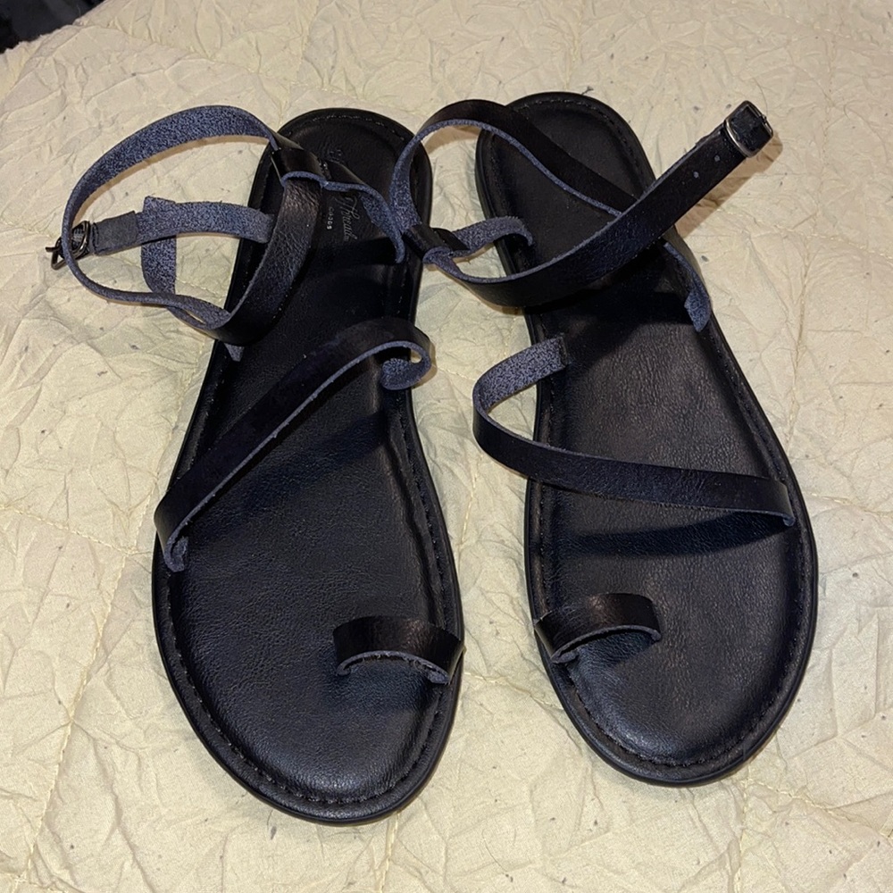 universal threads sandals